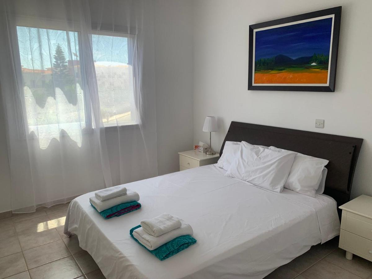 Kings Palace - Stylish, Modern 2 Bed With Sea Views بافوس المظهر الخارجي الصورة