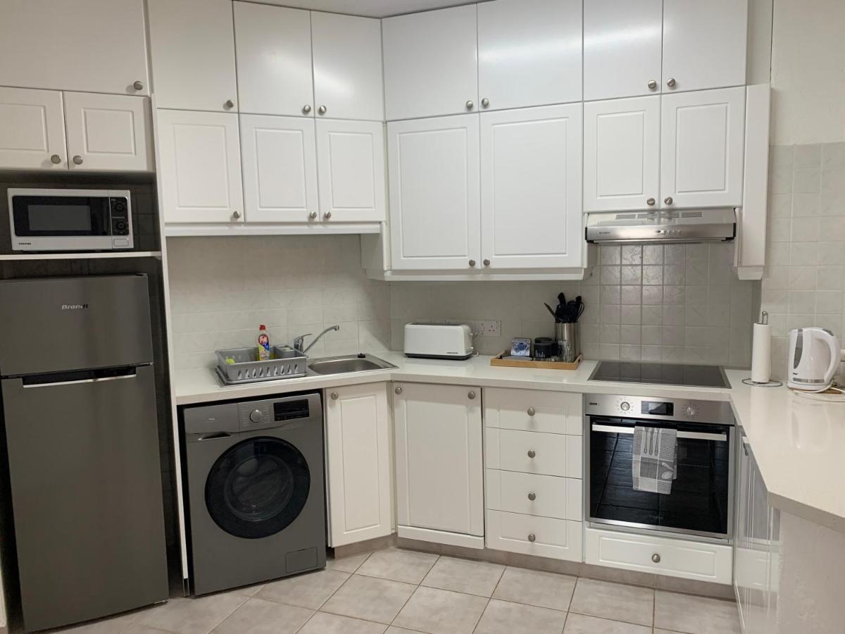 Kings Palace - Stylish, Modern 2 Bed With Sea Views بافوس المظهر الخارجي الصورة