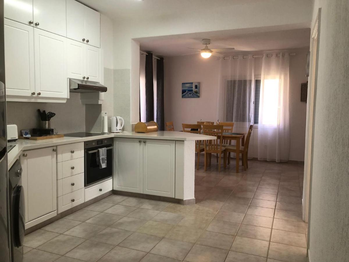 Kings Palace - Stylish, Modern 2 Bed With Sea Views بافوس المظهر الخارجي الصورة